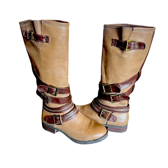 Women’s Boot - Picture 2 of 2